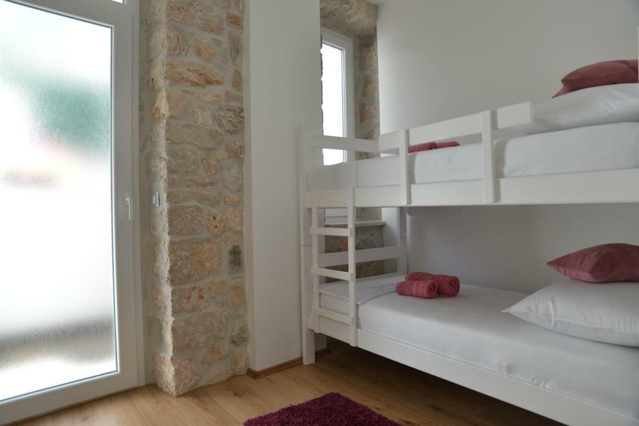 Apartmani Olujic 이모츠키 외부 사진