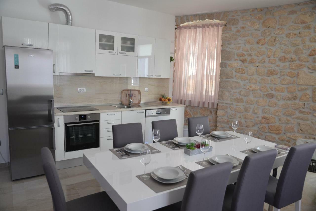 Apartmani Olujic 이모츠키 외부 사진