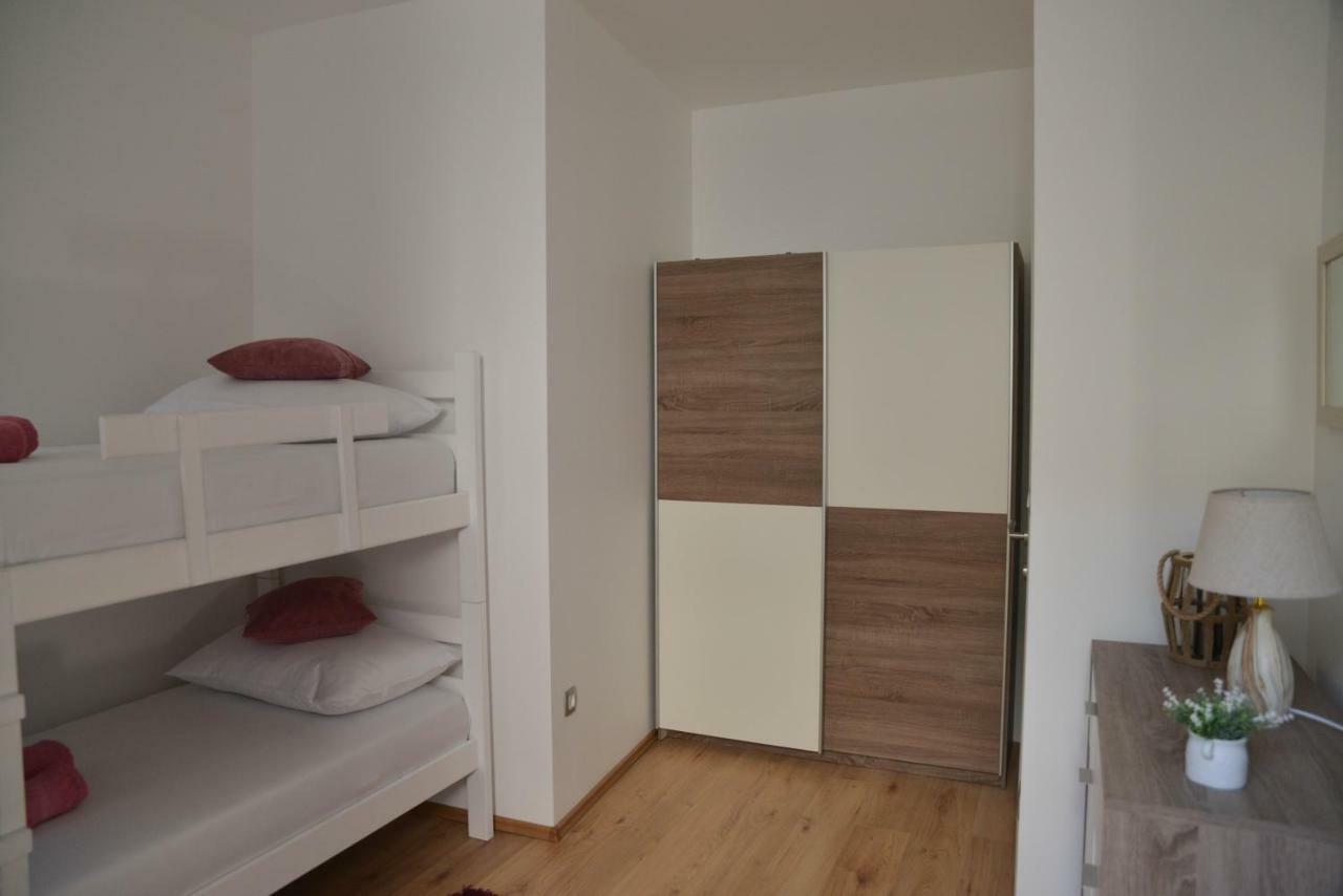 Apartmani Olujic 이모츠키 외부 사진